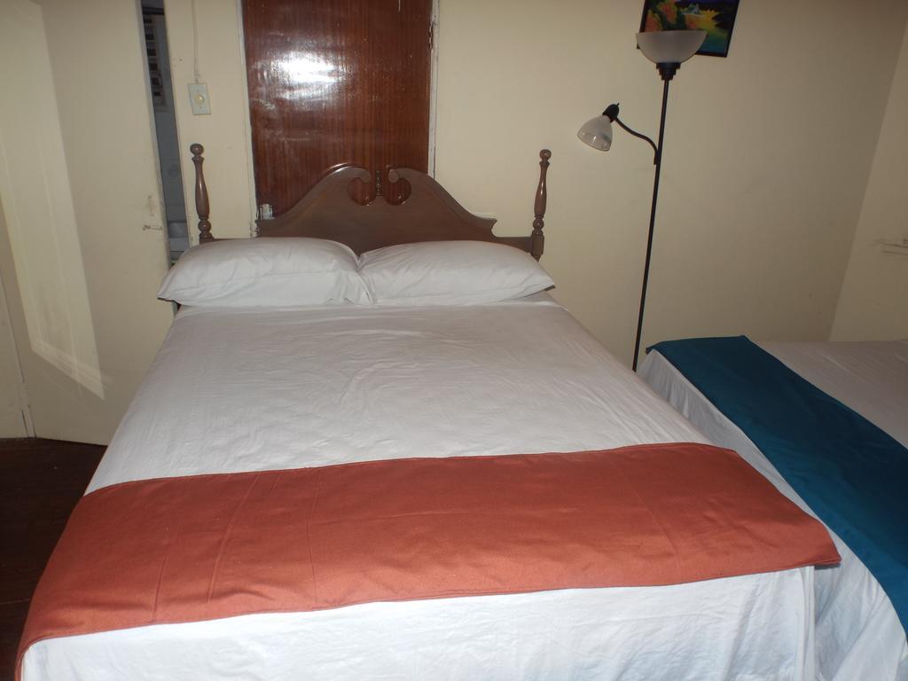 Tropical Court Inn New Kingston Zimmer foto
