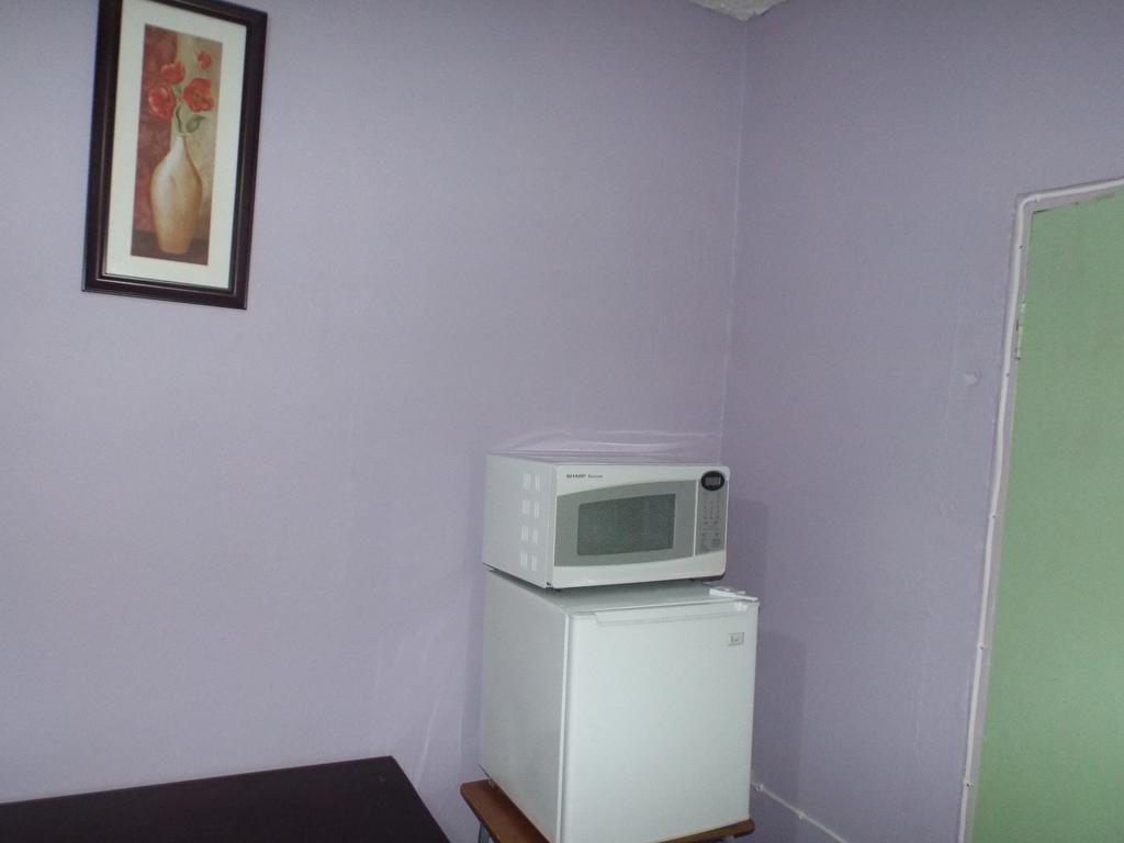 Tropical Court Inn New Kingston Zimmer foto