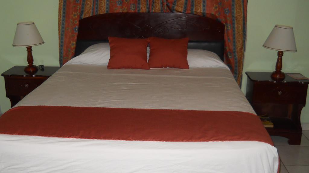 Tropical Court Inn New Kingston Zimmer foto
